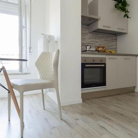 One Flat/Studio,Busto ArsizioCenter,With Terrace Bagian luar foto