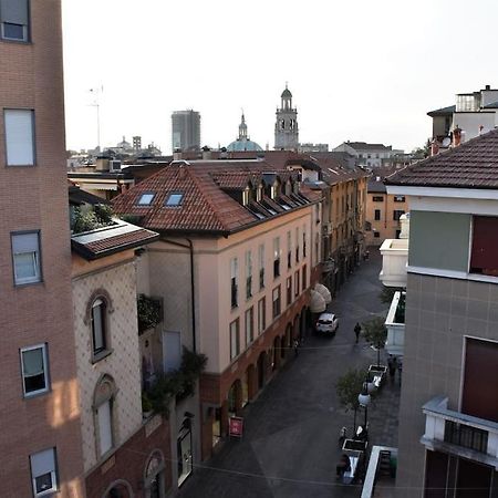 One Flat/Studio,Busto ArsizioCenter,With Terrace Bagian luar foto