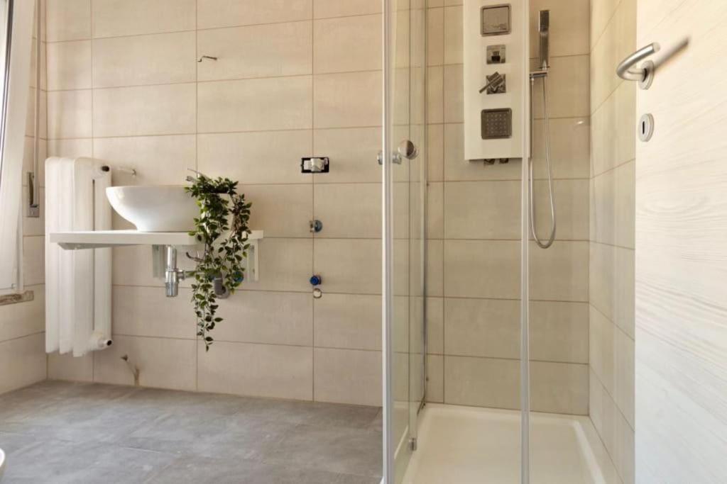 One Flat/Studio,Busto ArsizioCenter,With Terrace Bagian luar foto